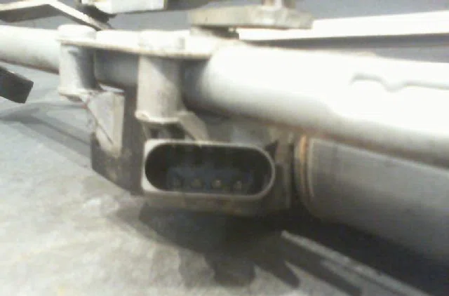 Moteur essuie-glace avant OPEL CORSA 2008 occasion
