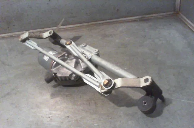 Moteur essuie-glace avant OPEL CORSA 2011 occasion