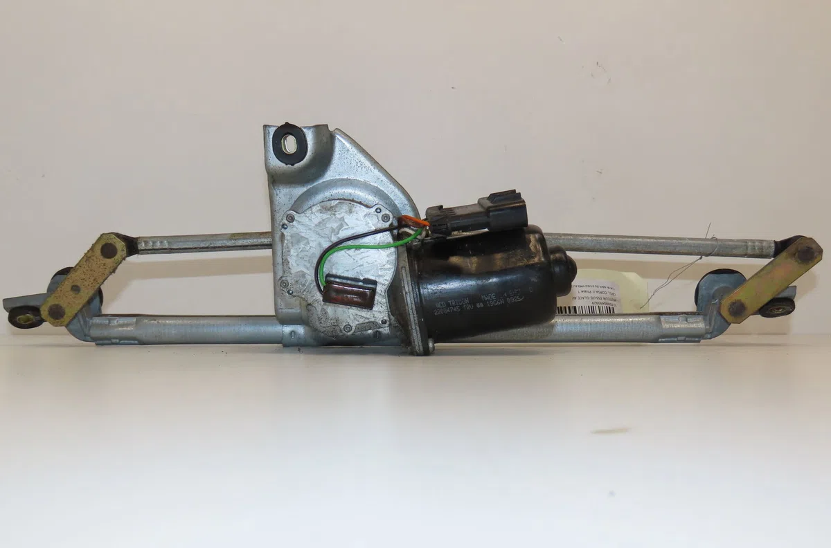 Moteur essuie-glace avant Opel CORSA B (S93) 1.4 i (f08, f68, m68) (1993-2000) occasion