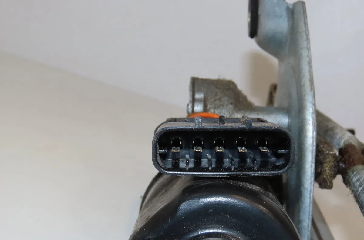 Moteur essuie-glace avant Opel CORSA B (S93) 1.4 i (f08, f68, m68) (1993-2000) occasion
