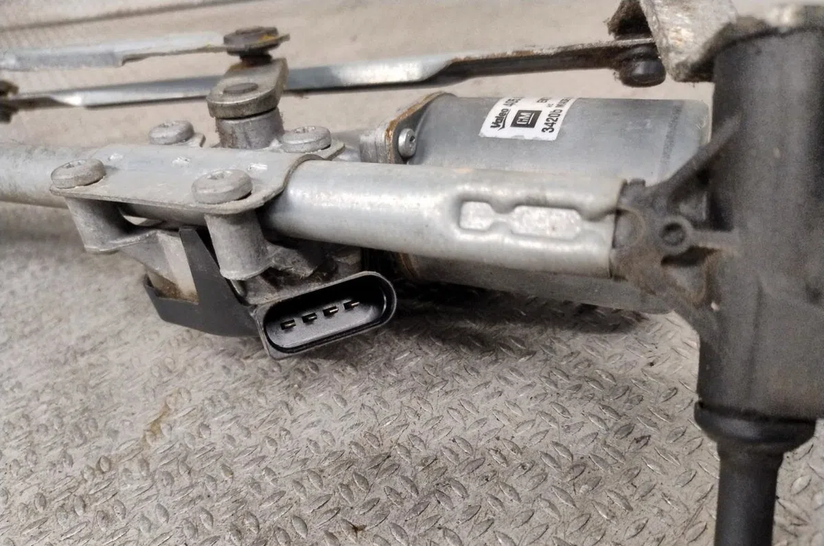Moteur essuie-glace avant Opel CORSA D (S07) 1.3 cdti (l08, l68) (2006-2014) 5 portes occasion