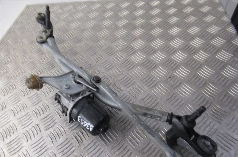 Moteur essuie-glace avant Opel CORSA F 1.5 (68) (2019) occasion