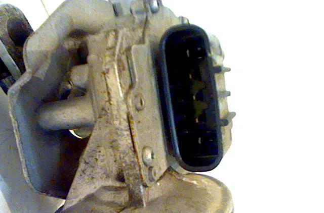 Moteur essuie-glace avant OPEL CORSA III 2004 occasion