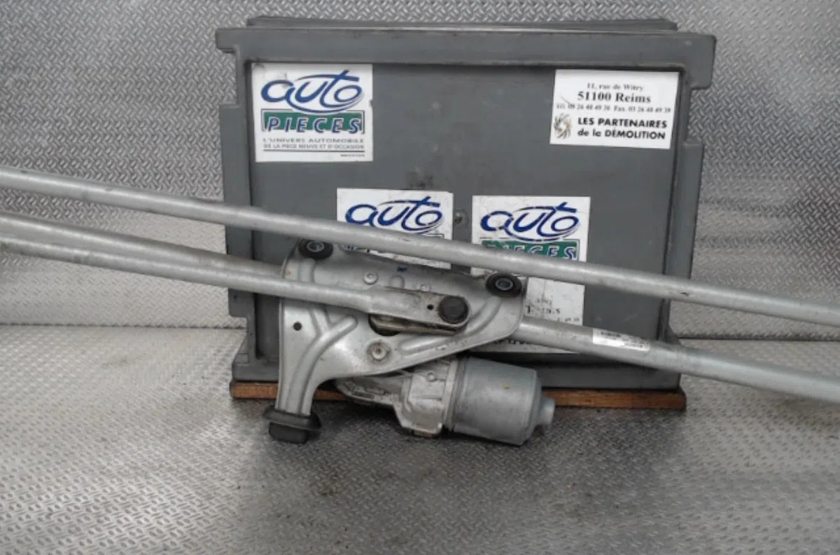 Moteur essuie-glace avant OPEL MERIVA B  MERIVA B PHASE 1 occasion