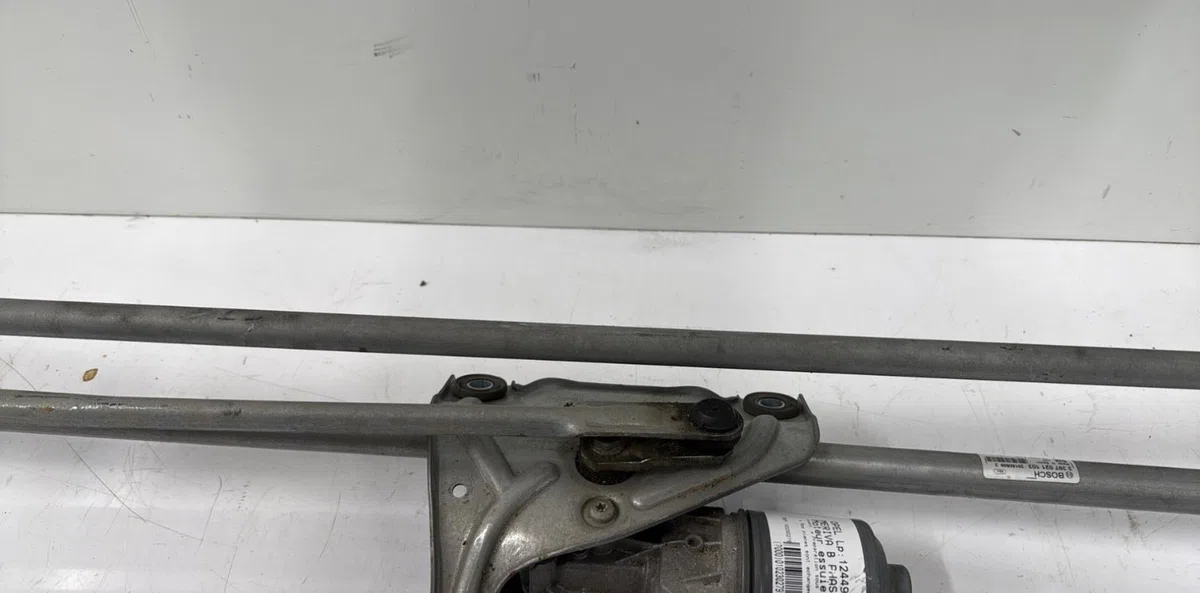 Moteur essuie-glace avant Opel MERIVA B Monospace (S10) 1.6 cdti (75) (2014-2017) occasion