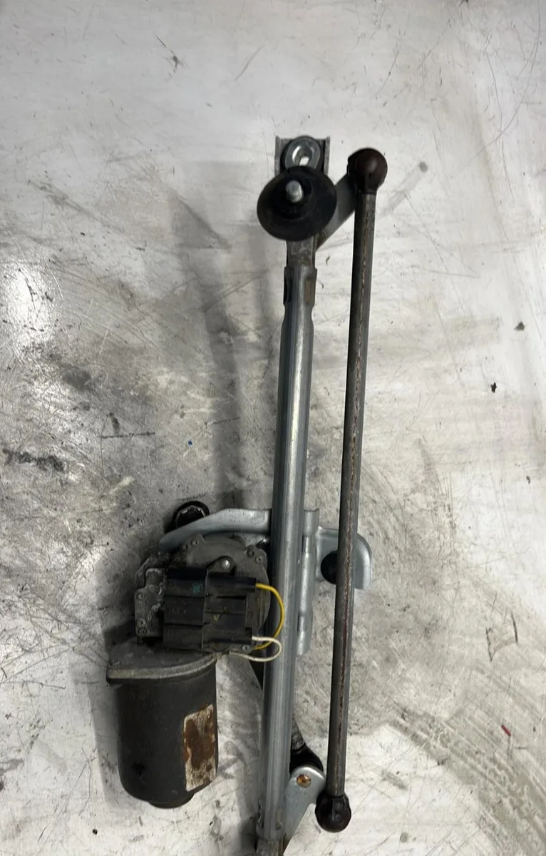 Moteur essuie-glace avant Opel TIGRA TwinTop (X04) 1.4 (r97) (2004-2010) occasion