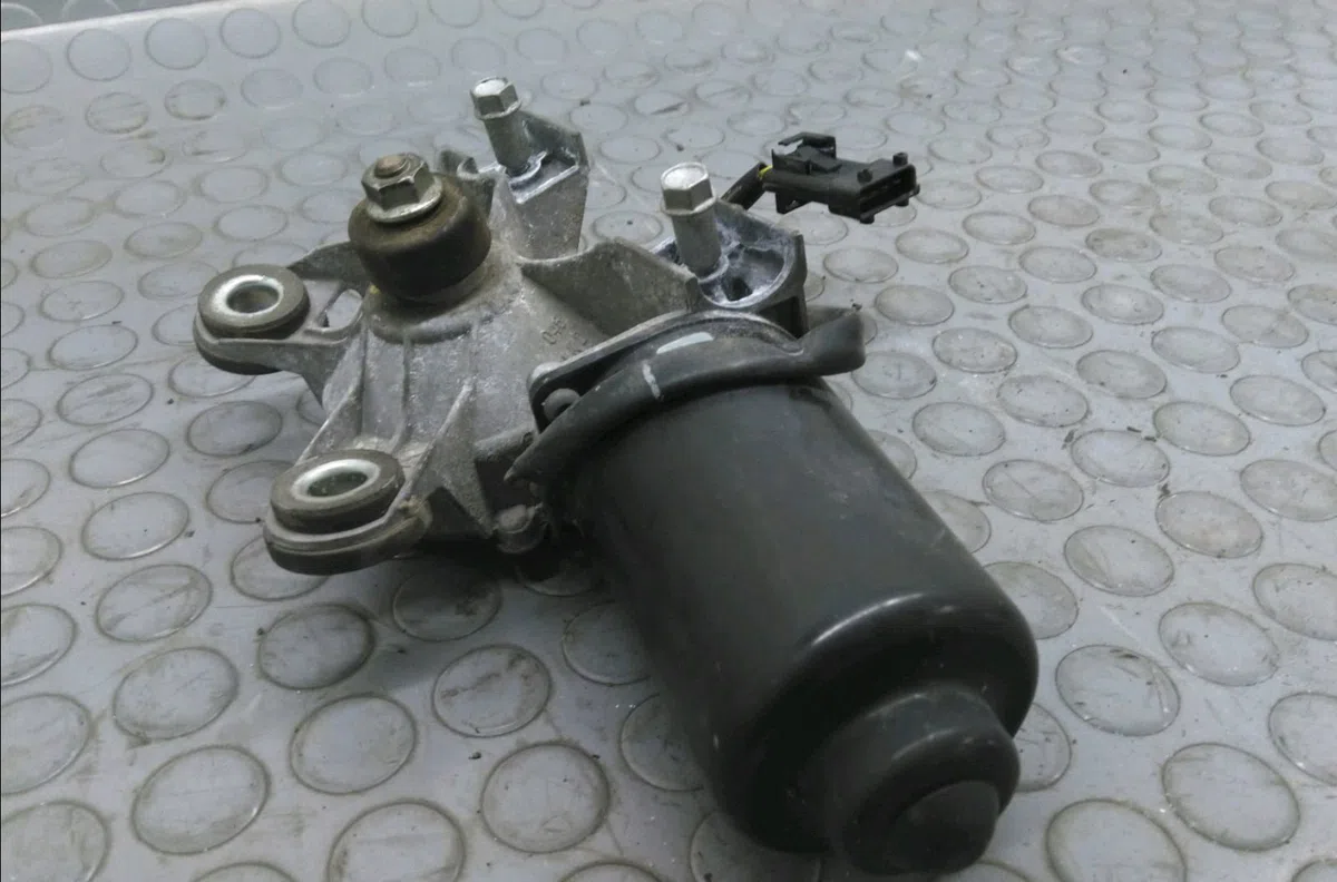 Moteur essuie-glace avant Opel VECTRA C Break (Z02) 1.9 cdti (f35) (2004-2009) occasion