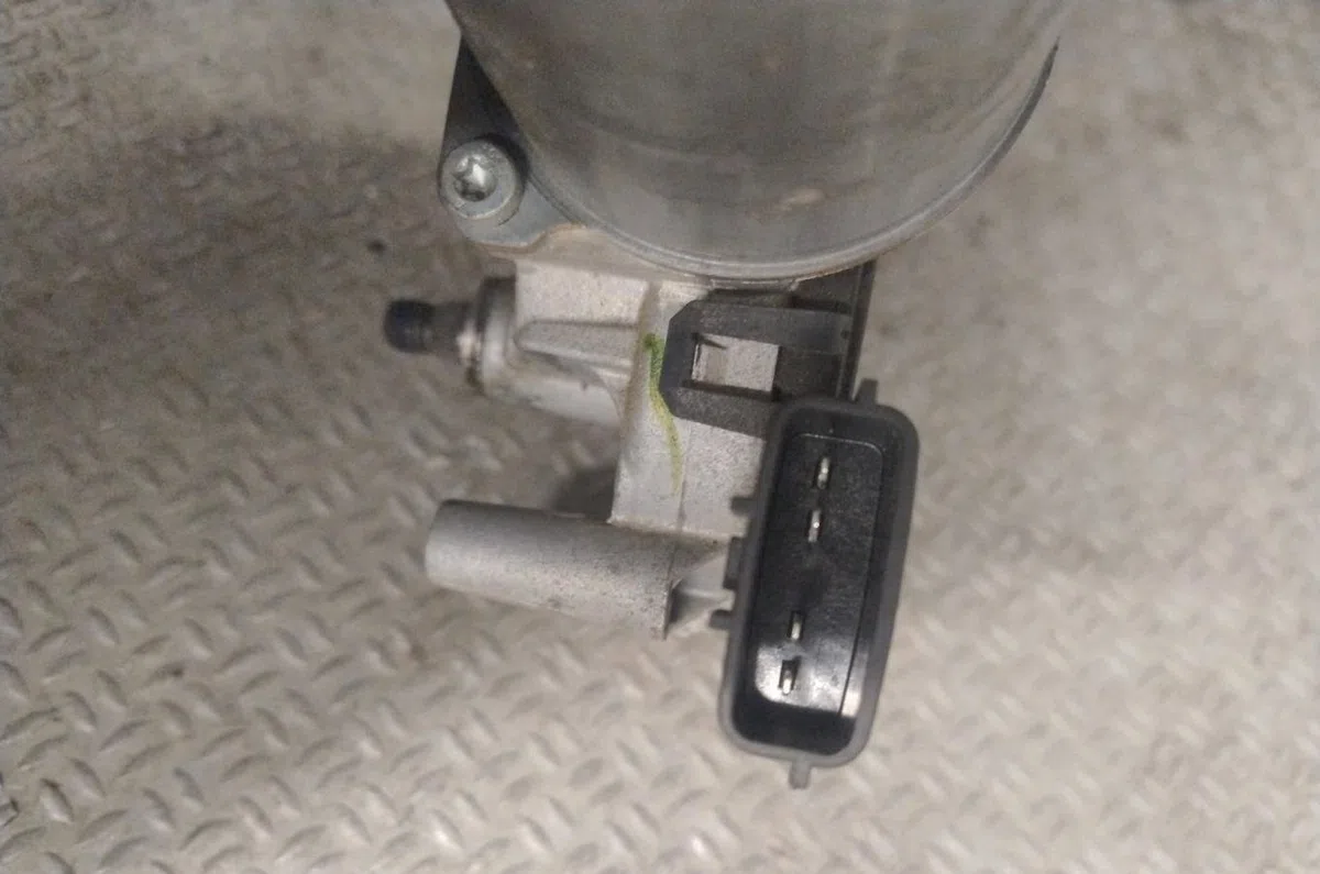 Moteur essuie-glace avant Opel VIVARO B Camionnette (X82) 1.6 cdti (05) (2014-2016) occasion