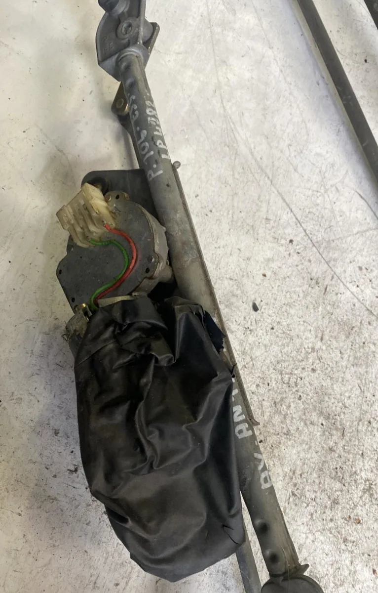Moteur essuie-glace avant Peugeot 106 I (1A, 1C) 1.0 (1991-1996) occasion