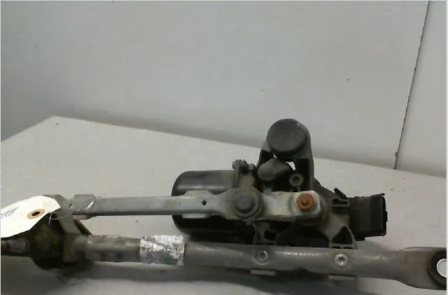 Moteur essuie-glace avant PEUGEOT 107 Phase 1 06-2005--12-2008 1.0i 12v 68ch occasion