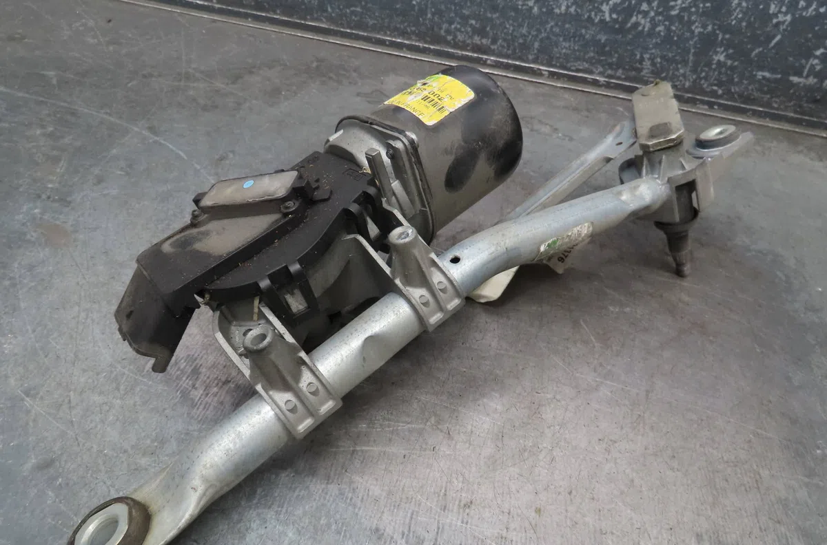 Moteur essuie-glace avant PEUGEOT 107 Phase 1 06-2005--12-2008 occasion