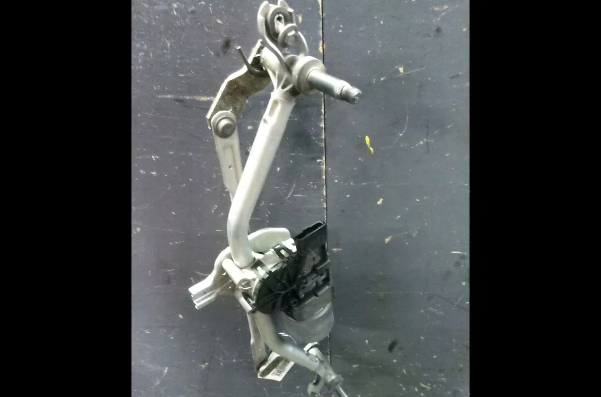 Moteur essuie-glace avant Peugeot 2008 I (CU_) 1.6 vti (2013) occasion