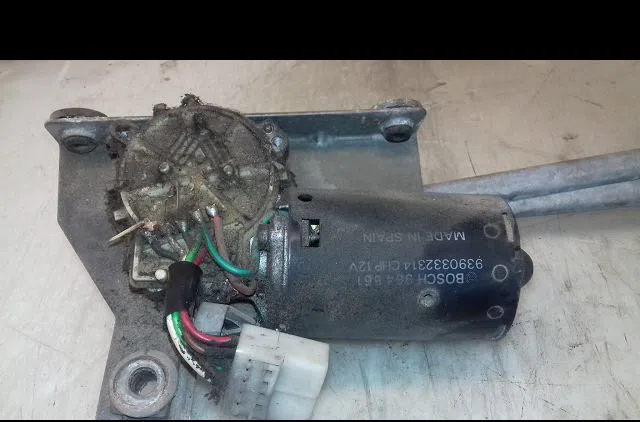 Moteur essuie-glace avant Peugeot 205 Camionnette - 3-5 portes 1.8 d (1983-1990) occasion