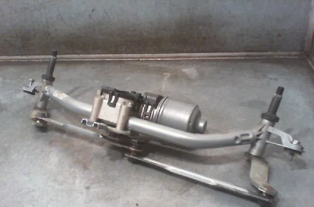 Moteur essuie-glace avant PEUGEOT 208 2012 occasion