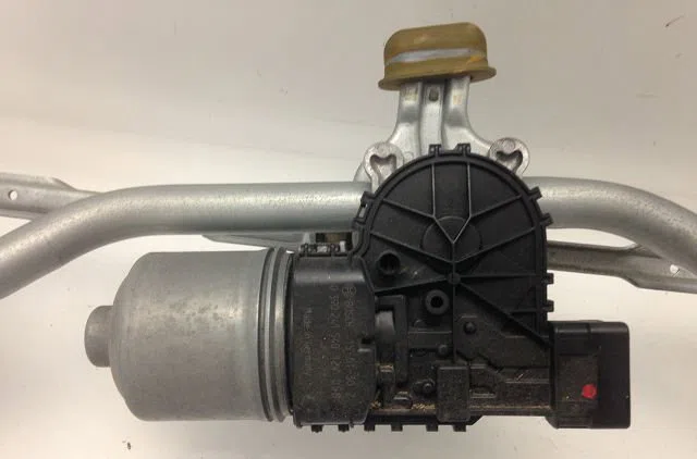 Moteur essuie-glace avant PEUGEOT 208 2015 occasion