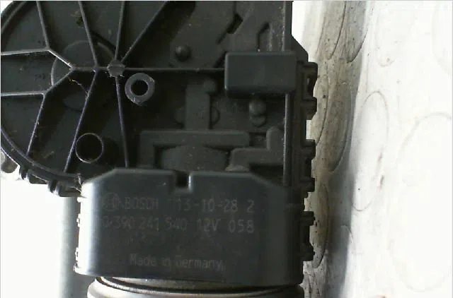 Moteur essuie-glace avant PEUGEOT 208 208 Phase 1 2012-03-01--2015-09-30 1.6 E-HDI 92ch occasion