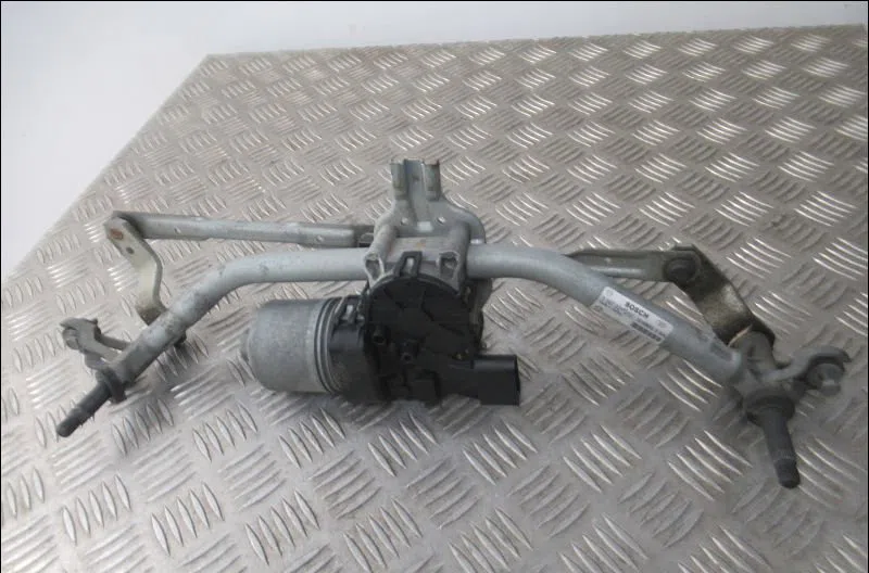Moteur essuie-glace avant Peugeot 208 I (CA_, CC_) 1.5 bluehdi 100 (2018) occasion