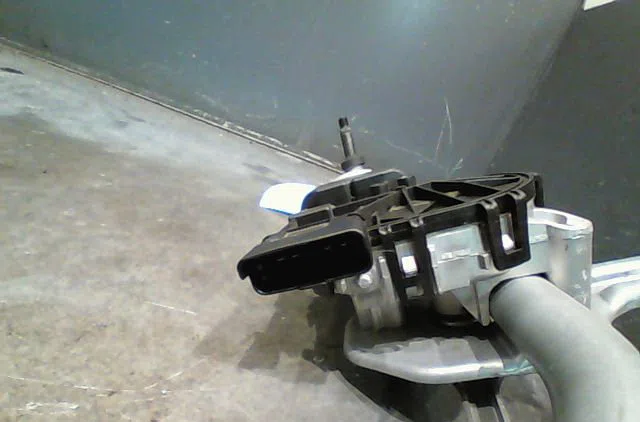 Moteur essuie-glace avant Peugeot 208 I (CA_, CC_) 1.6 bluehdi 100 (2015) 5 portes occasion