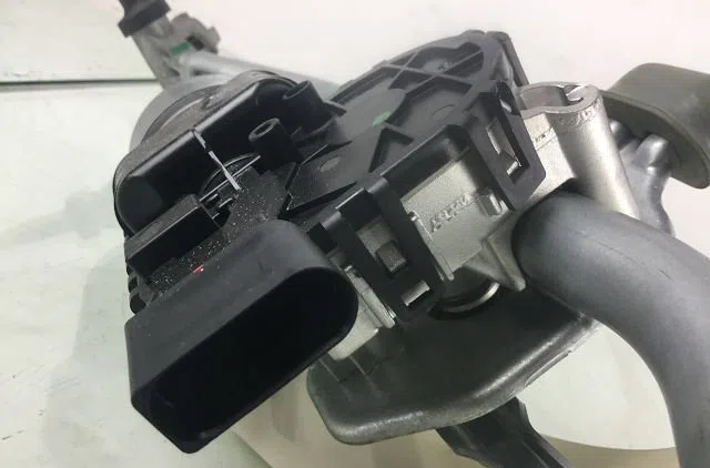 Moteur essuie-glace avant Peugeot 208 I (CA_, CC_) 1.6 hdi - bluehdi 75 (2013) 5 portes occasion