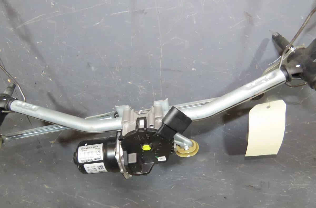 Moteur essuie-glace avant Peugeot 208 II (UB_, UP_, UW_, UJ_) 1.5 bluehdi 100 (2019) occasion
