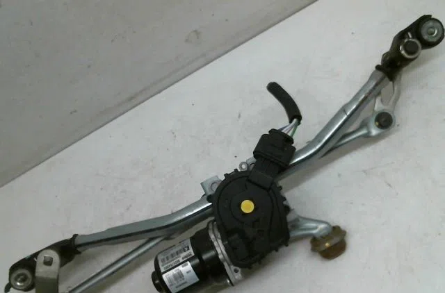 Moteur essuie-glace avant PEUGEOT 208 occasion