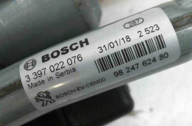 Moteur essuie-glace avant Peugeot 3008 SUV (MC_, MR_, MJ_, M4_) 1.2 thp- puretech 130 (mrhnsm, mrhnsu, mrhnsj, mrhnyw,..
