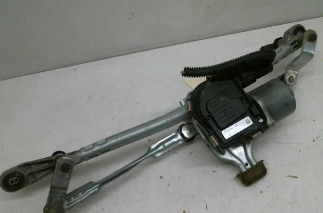 Moteur essuie-glace avant Peugeot 3008 SUV (MC_, MR_, MJ_, M4_) 1.2 thp- puretech 130 (mrhnsm, mrhnsu, mrhnsj, mrhnyw,..