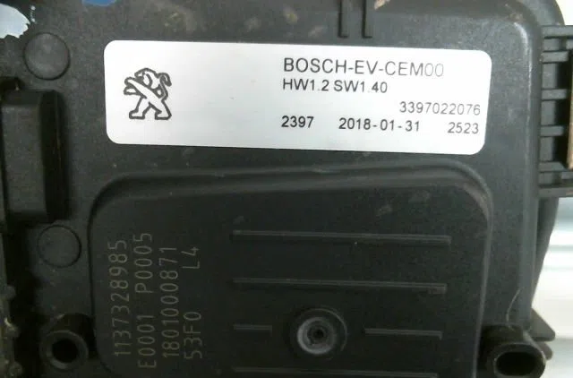 Moteur essuie-glace avant Peugeot 3008 SUV (MC_, MR_, MJ_, M4_) 1.2 thp- puretech 130 (mrhnsm, mrhnsu, mrhnsj, mrhnyw,..
