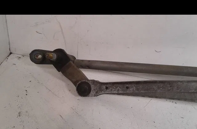 Moteur essuie-glace avant Peugeot 306 3-5 portes (7A, 7C, N3, N5) 2.0 hdi 90 (1999-2002) occasion