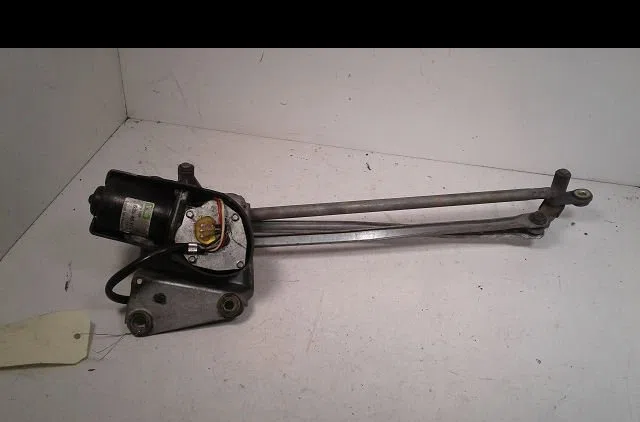 Moteur essuie-glace avant Peugeot 306 3-5 portes (7A, 7C, N3, N5) 2.0 hdi 90 (1999-2002) occasion