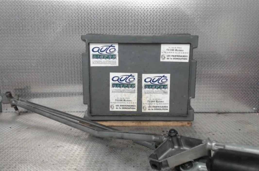 Moteur essuie-glace avant Peugeot 307 Break (3E) 1.6 hdi 110 (2004-2008) 5 portes occasion