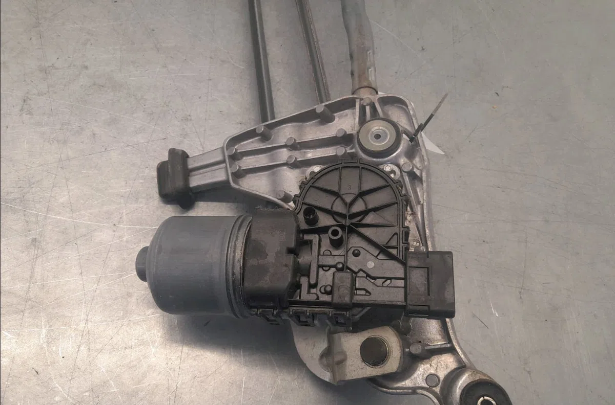 Moteur essuie-glace avant Peugeot 308 II (LB_, LP_, LW_, LH_, L3_) 1.6 gt 205 (2014-2021) occasion