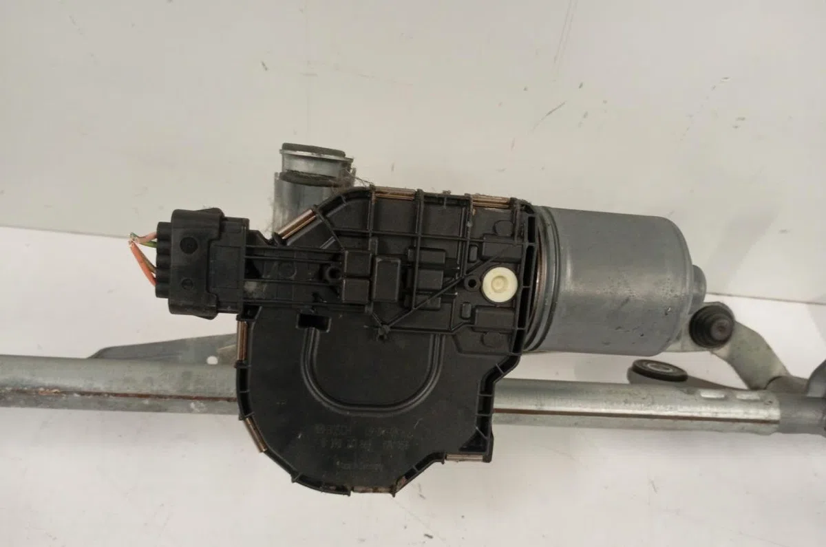 Moteur essuie-glace avant Peugeot 308 SW I (4E_, 4H_) 1.4 16v (2007-2014) occasion