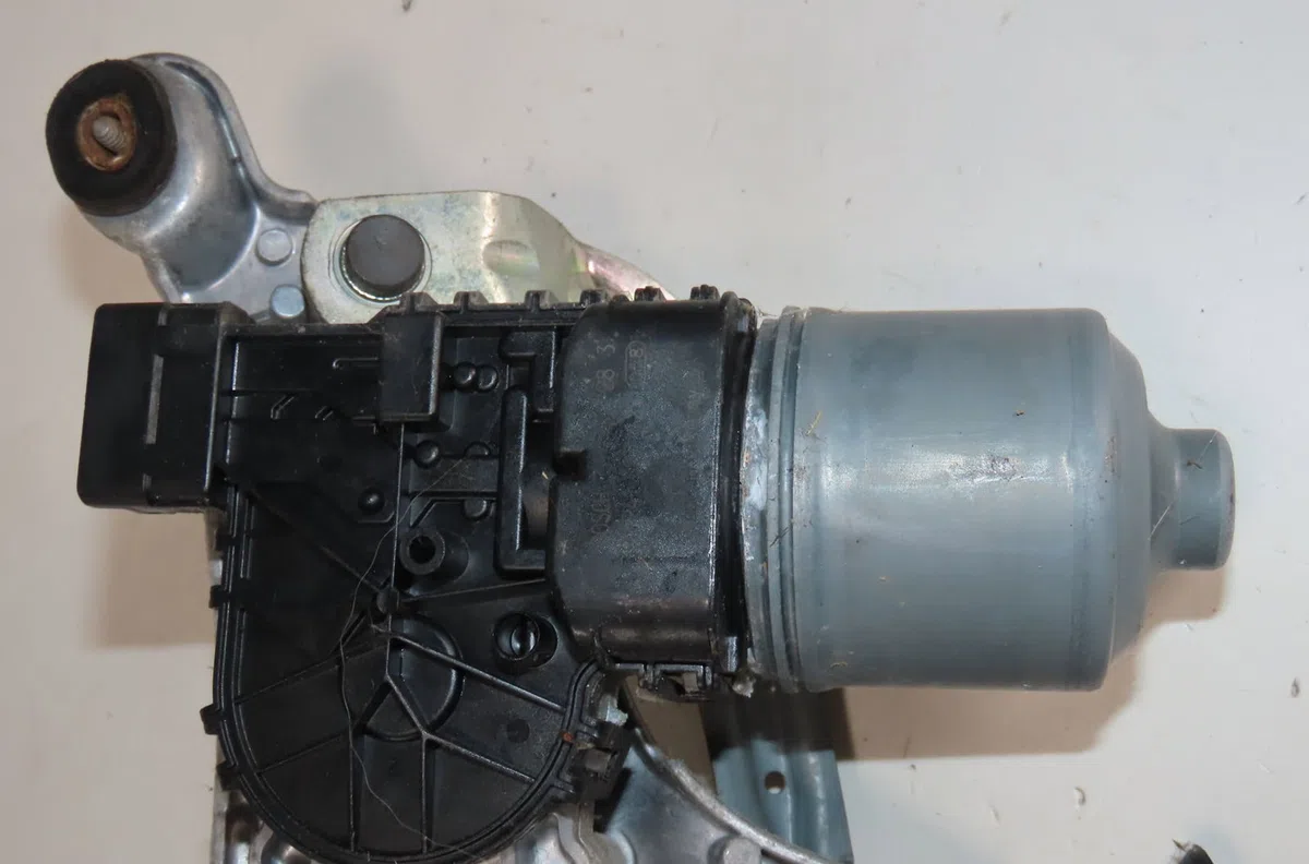 Moteur essuie-glace avant Peugeot 308 SW II (LC_, LJ_, LR_, LX_, L4_) 2.0 bluehdi 150 (2014-2021) occasion