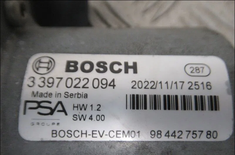 Moteur essuie-glace avant Peugeot 308 SW III (FC_, FJ_, FR_, F4_) Bluehdi 130 (fcyhzl, fcyhzt) (2021) occasion