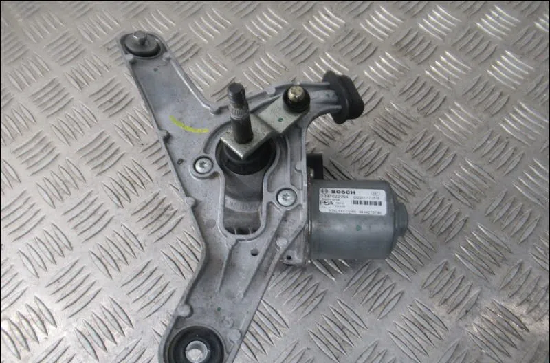 Moteur essuie-glace avant Peugeot 308 SW III (FC_, FJ_, FR_, F4_) Bluehdi 130 (fcyhzl, fcyhzt) (2021) occasion