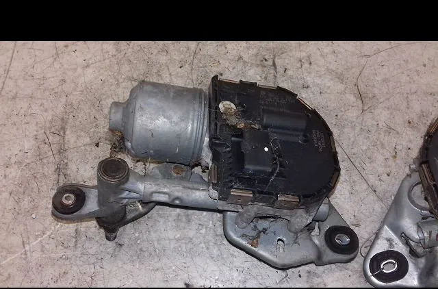 Moteur essuie-glace avant Peugeot 407 SW (6E_) 2.0 hdi 135 (2004-2010) occasion
