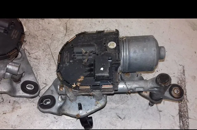 Moteur essuie-glace avant Peugeot 407 SW (6E_) 2.0 hdi 135 (2004-2010) occasion