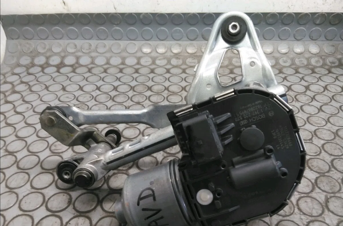 Moteur essuie-glace avant Peugeot 5008 (0U_, 0E_) 1.6 bluehdi 120 (2014-2017) 5 portes occasion