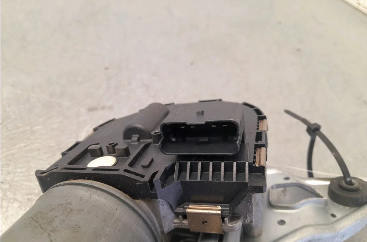 Moteur essuie-glace avant Peugeot 5008 (0U_, 0E_) 1.6 hdi (2010-2017) 5 portes occasion