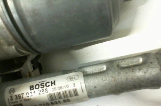 Moteur essuie-glace avant PEUGEOT 5008 I Phase 1 11-2009--12-2013 1.6 HDI 112ch occasion