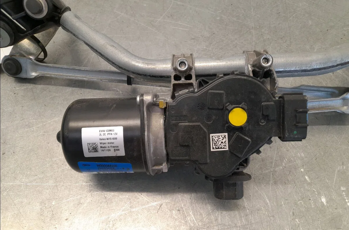 Moteur essuie-glace avant Renault CAPTUR II (HF_) E-tech 145 (hfmu) (2022) 5 portes occasion