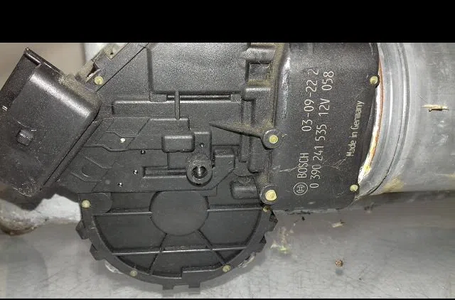 Moteur essuie-glace avant RENAULT CLIO 2003 occasion