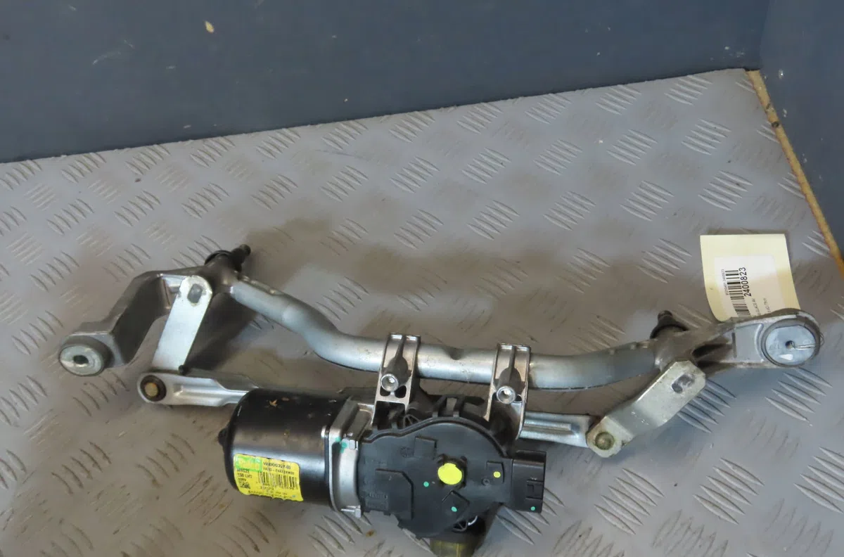 Moteur essuie-glace avant RENAULT CLIO 2013 occasion