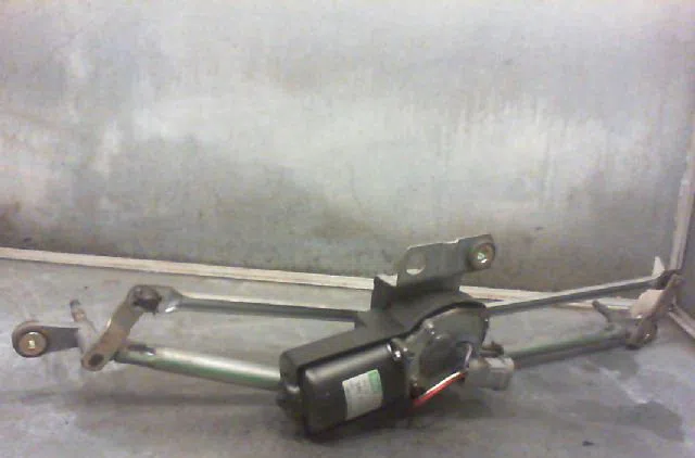 Moteur essuie-glace avant Renault CLIO I (B-C57_, 5-357_) 1.9 d (1996-1998) occasion