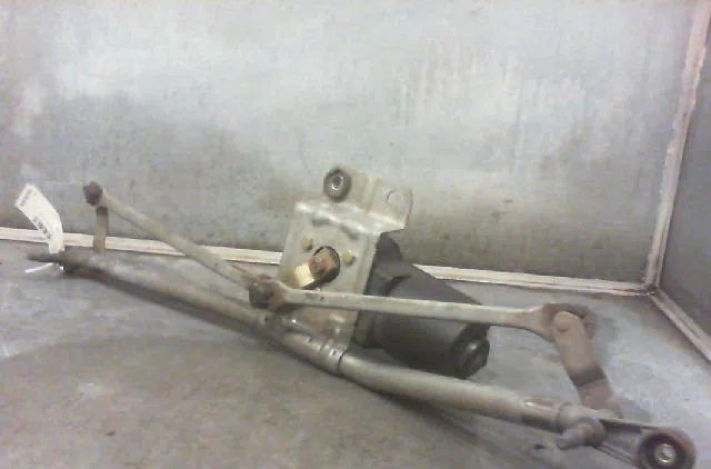 Moteur essuie-glace avant Renault CLIO I (B-C57_, 5-357_) 1.9 d (1996-1998) occasion