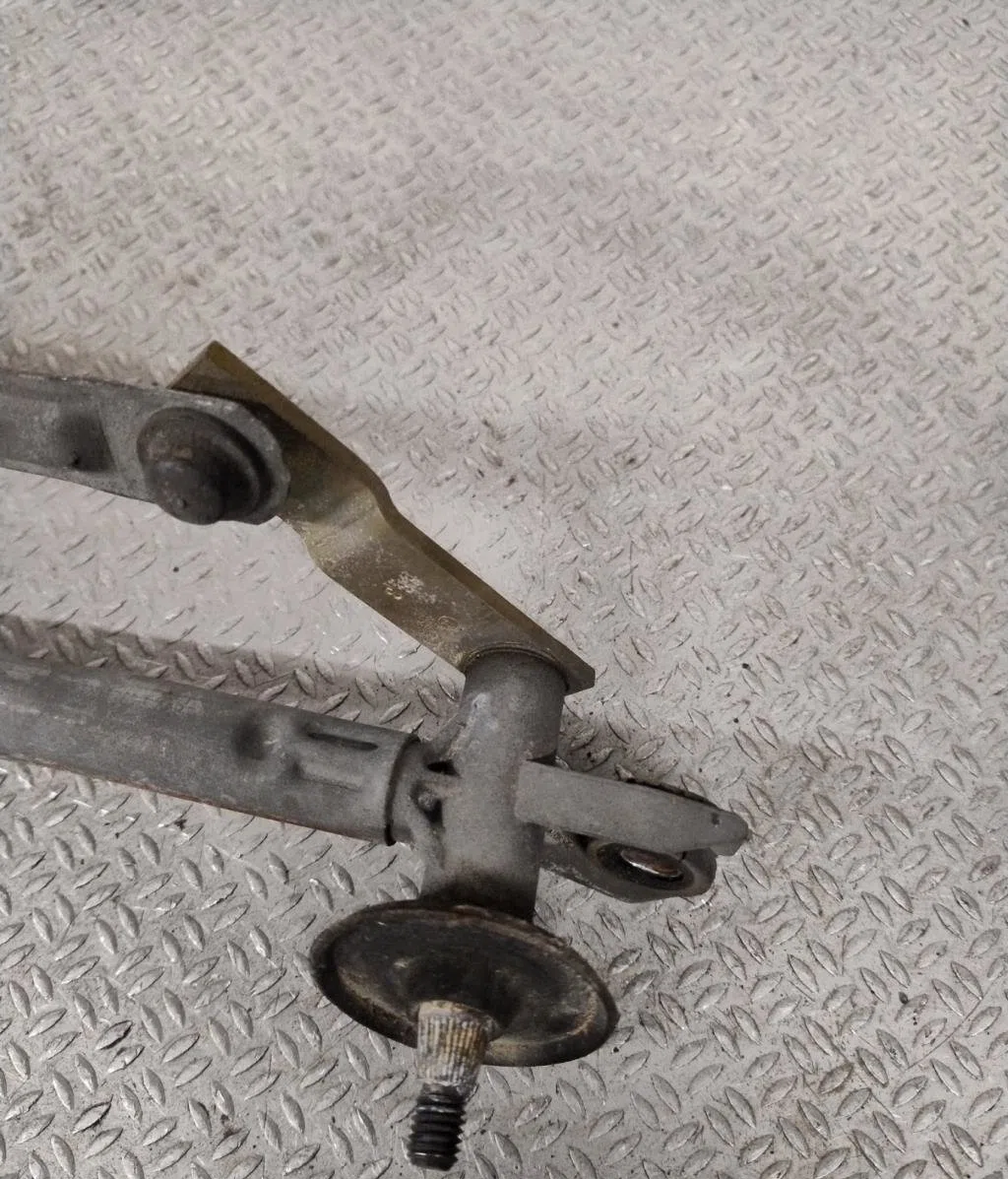 Moteur essuie-glace avant Renault CLIO II (BB_, CB_) 1.4 16v (b-cb0p, bb13) (2000-2008) 5 portes occasion