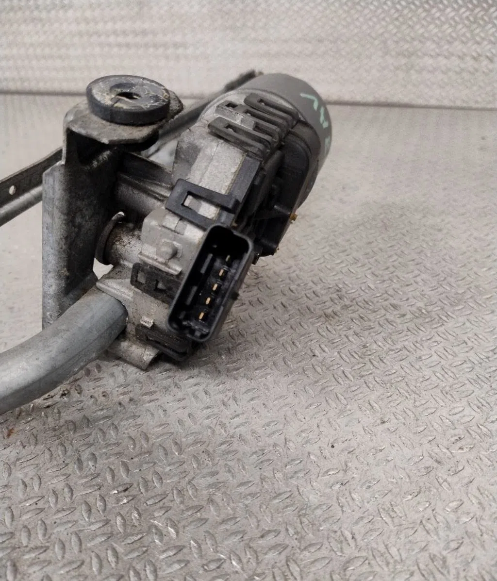 Moteur essuie-glace avant Renault CLIO II (BB_, CB_) 1.4 16v (b-cb0p, bb13) (2000-2008) 5 portes occasion
