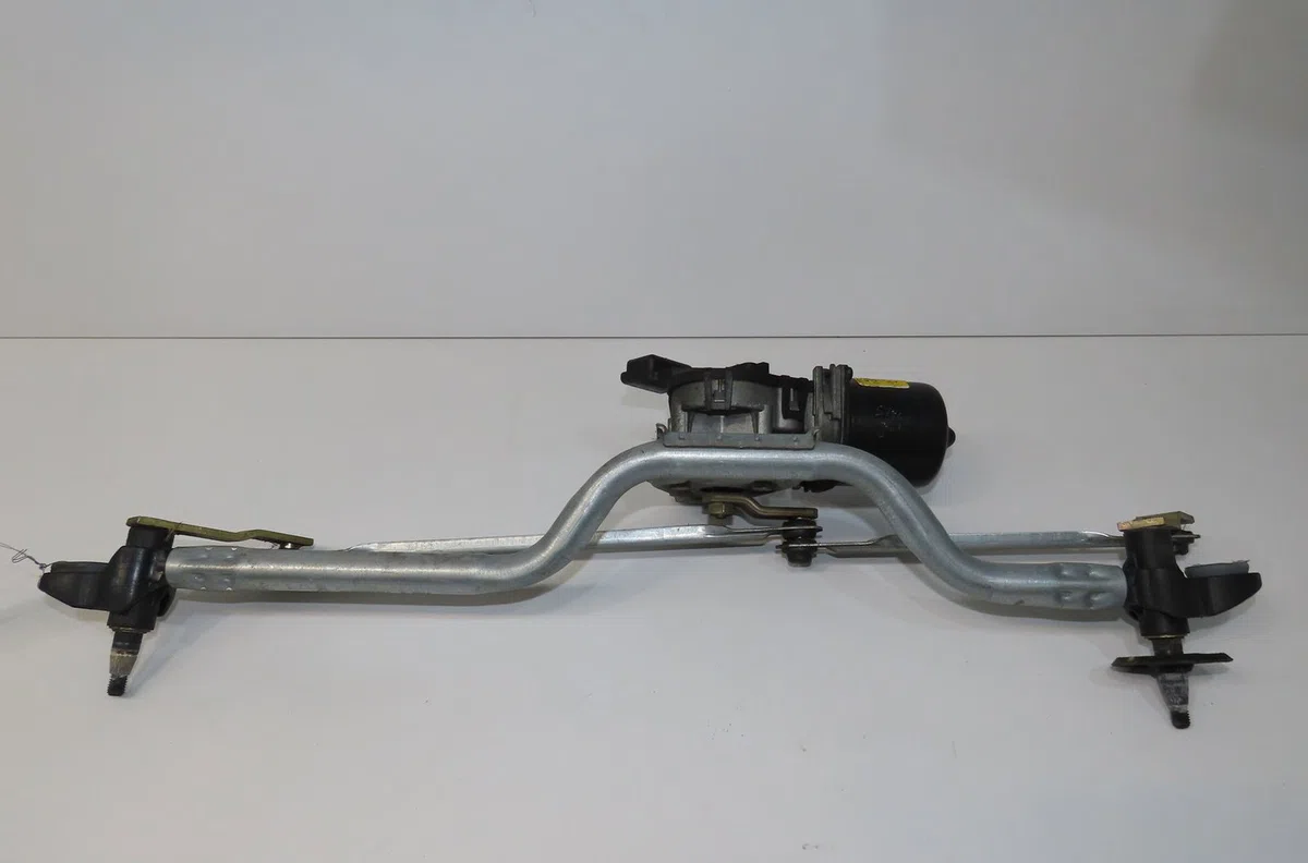 Moteur essuie-glace avant Renault CLIO II (BB_, CB_) 1.4 16v (b-cb0p, bb13) (2000-2008) 5 portes occasion
