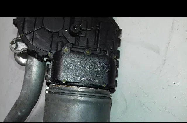 Moteur essuie-glace avant Renault CLIO II (BB_, CB_) 1.5 dci (b-cb08) (2001-2005) 5 portes occasion